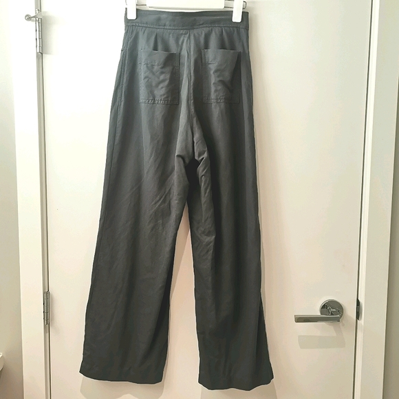 Women's Aritzia High Waisted Pants - Picture 4 of 6
